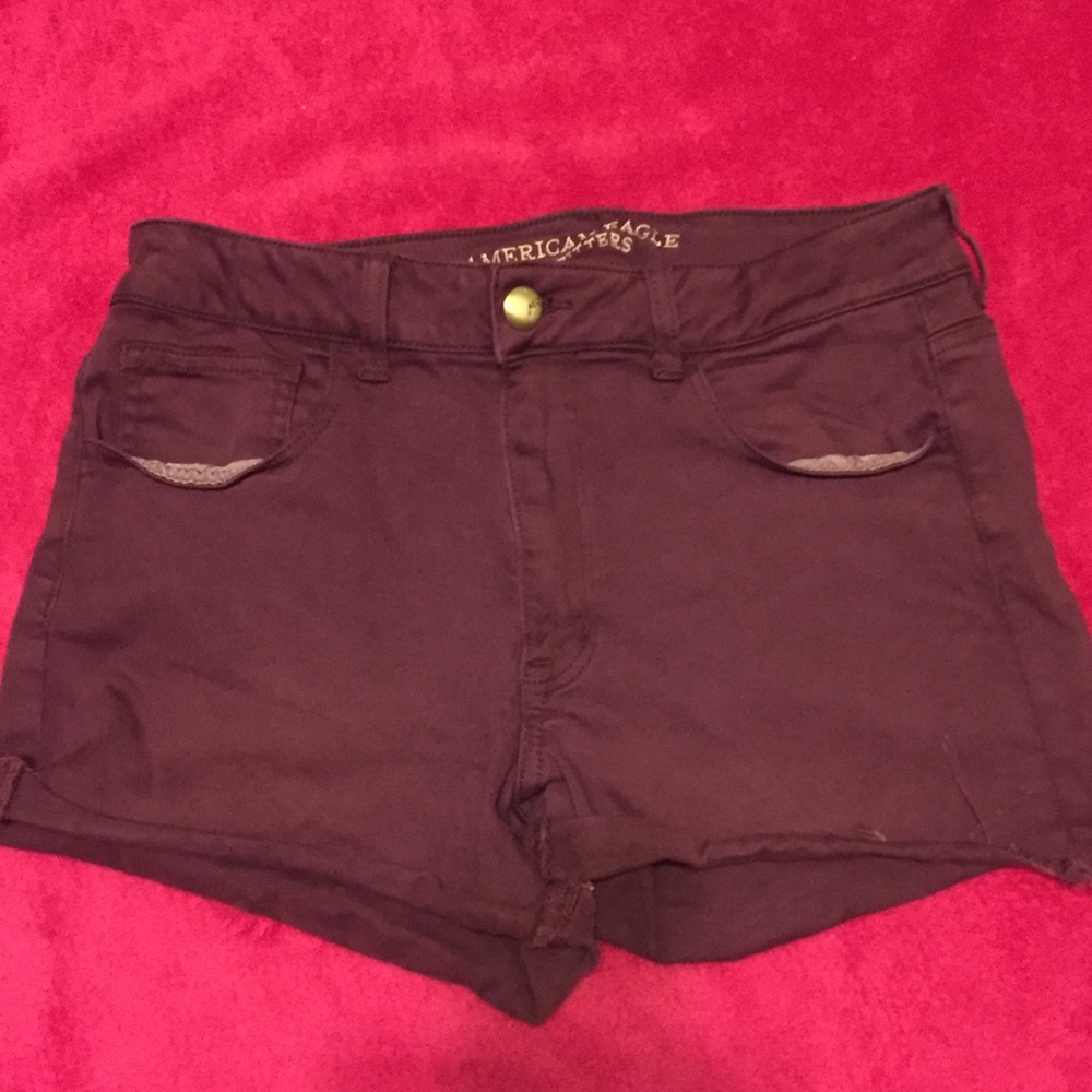 AMERICAN EAGLE super stretchy maroon shorts!